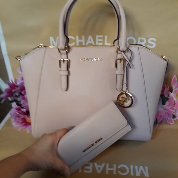 SALE 💰MK Large CIARA purse w/ wallet - Picture 2 of 7